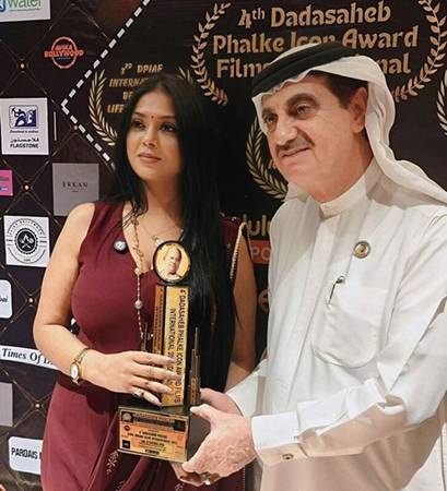 Dr-Karthika-Singh-31