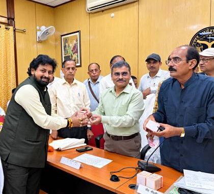 Vinay Kumar Dubey Felicitated 5